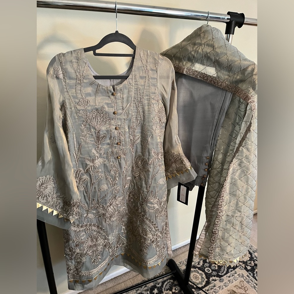 Pakistani outfit for sale large size